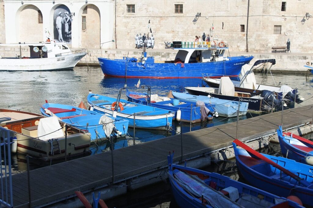 Da visitare il porto antico di Monopoli